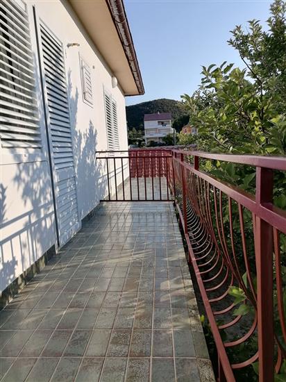 Apartment A2, for 6 persons