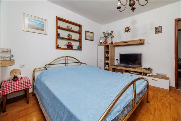 Apartment A1, for 5 persons