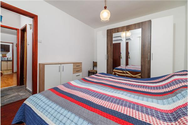 Apartment A1, for 5 persons