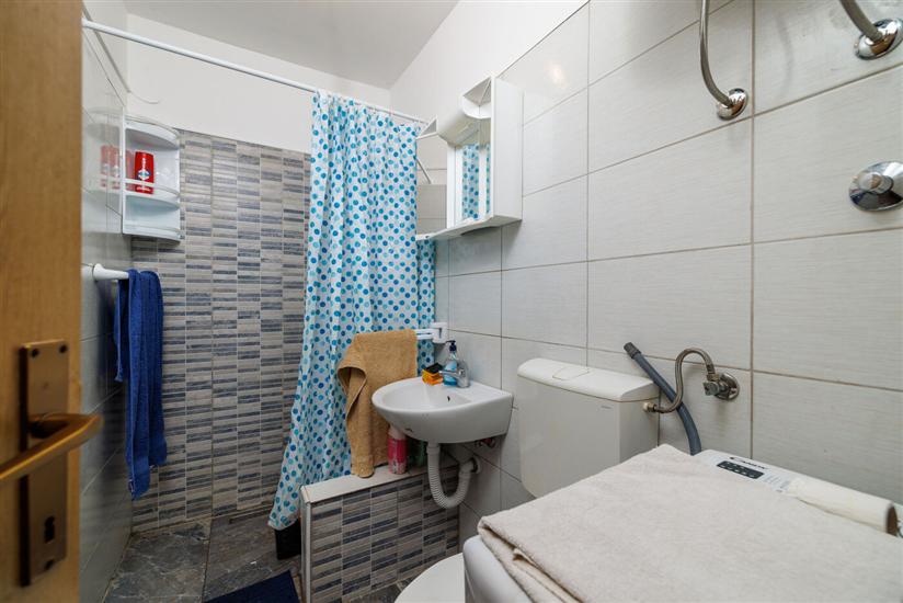 Apartment A1, for 5 persons