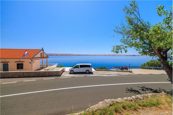 Apartment A1, for 5 persons