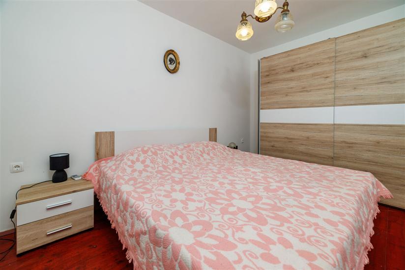 Apartment A2, for 3 persons