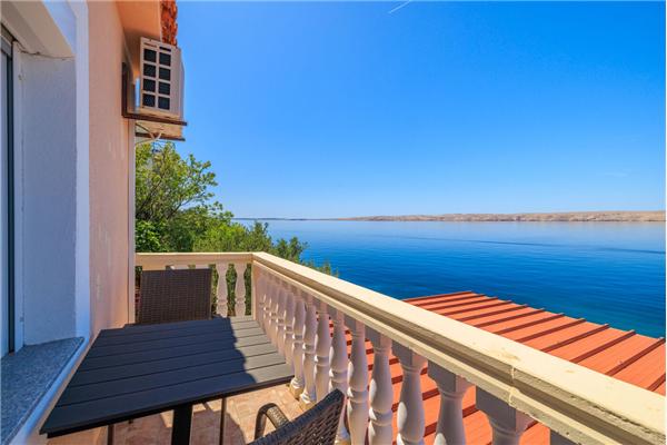 Apartment A7, for 4 persons