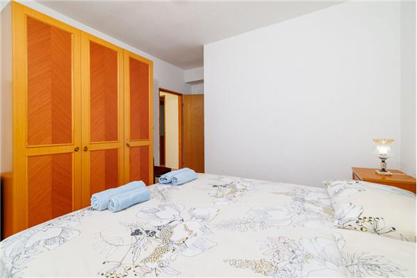 Apartment A7, for 4 persons