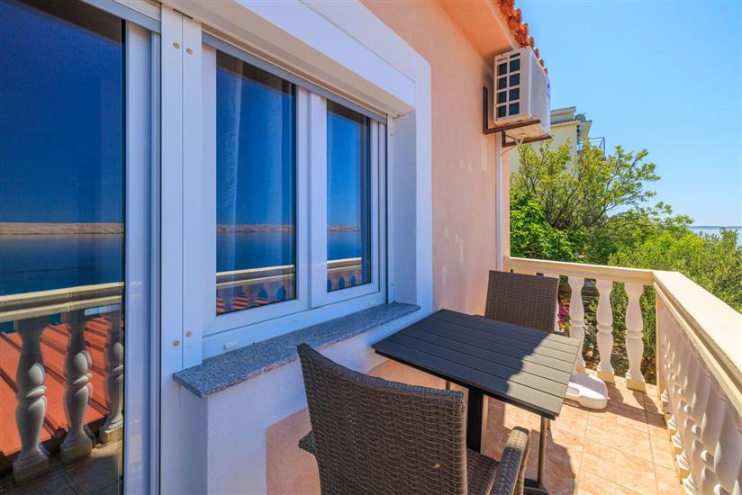 Apartment A7, for 4 persons