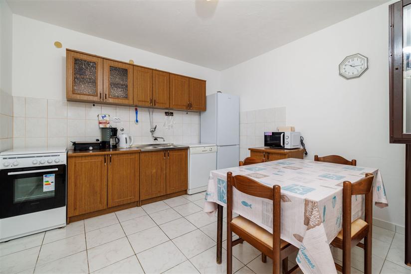 Apartment A7, for 4 persons