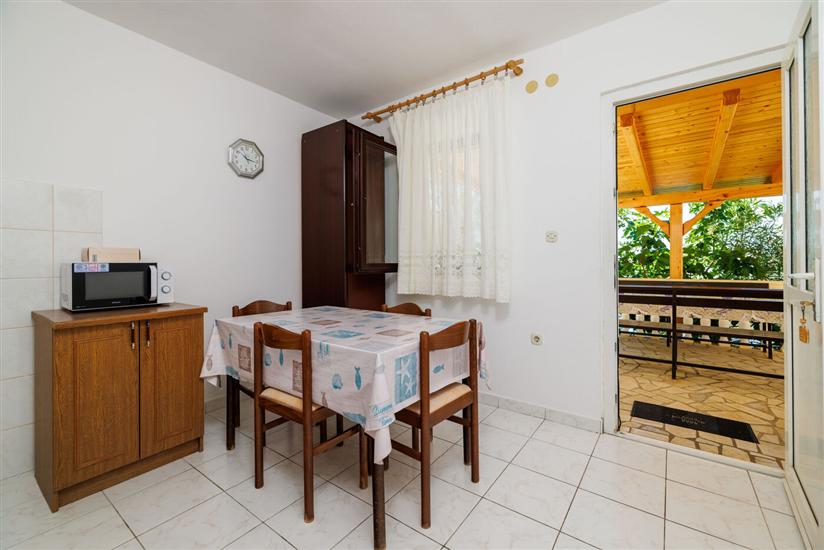Apartment A7, for 4 persons