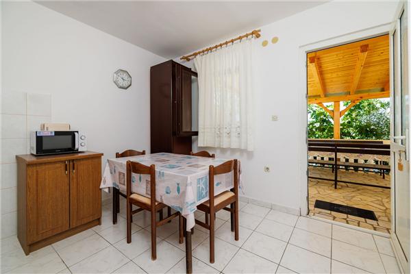 Apartment A7, for 4 persons
