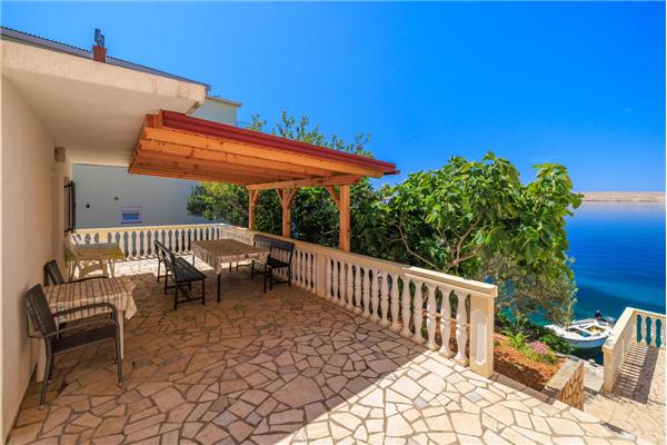 Apartment A7, for 4 persons