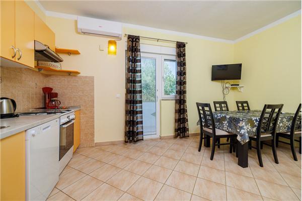 Apartment A2, for 6 persons