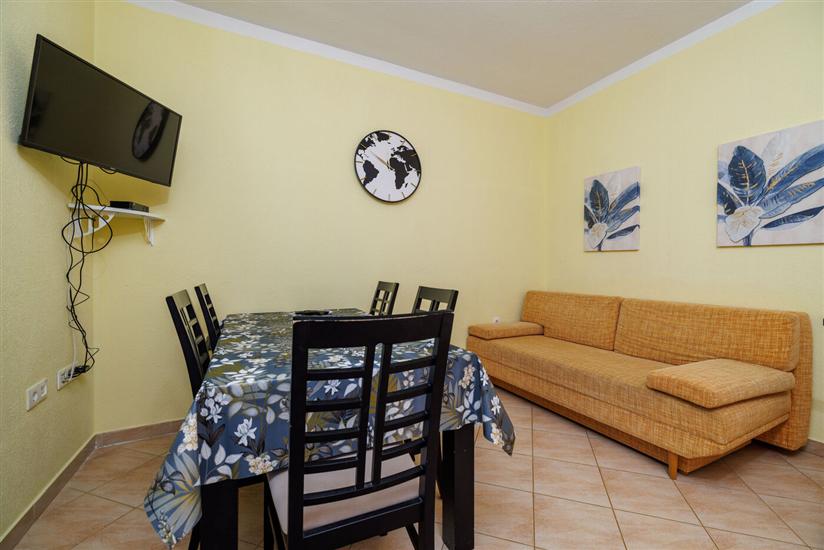 Apartment A2, for 6 persons