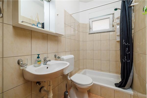 Apartment A2, for 6 persons