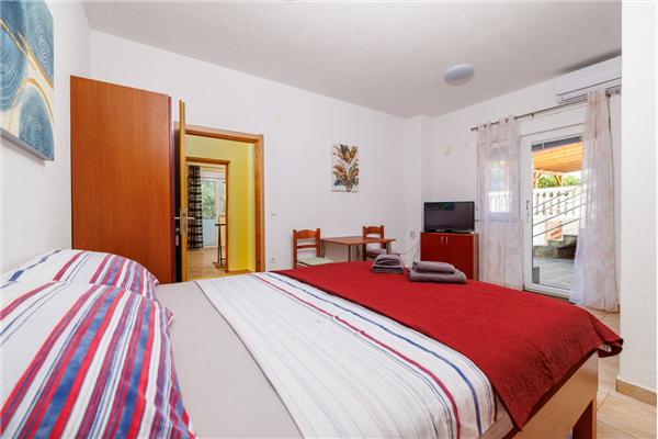 Apartment A2, for 6 persons