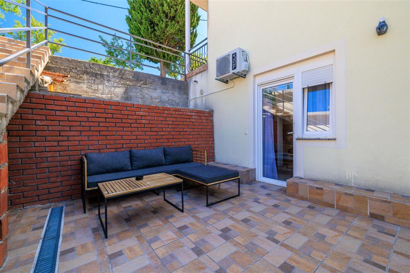 Apartment A2, for 6 persons