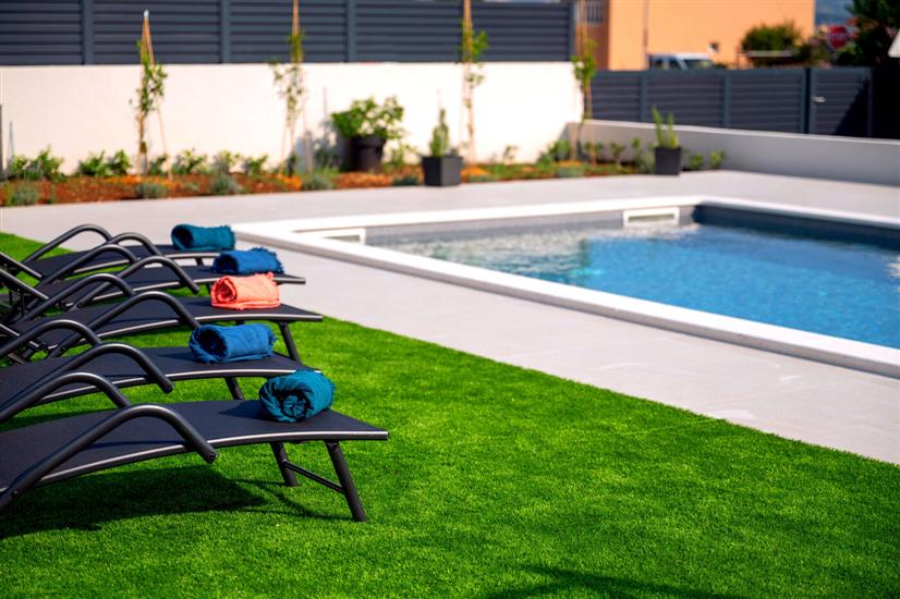 House Villa LuNi with heated private pool