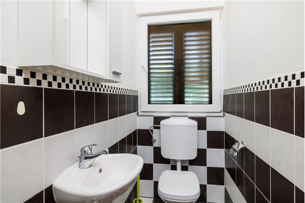 Apartment A4, for 7 persons