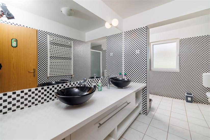 Apartment A4, for 7 persons