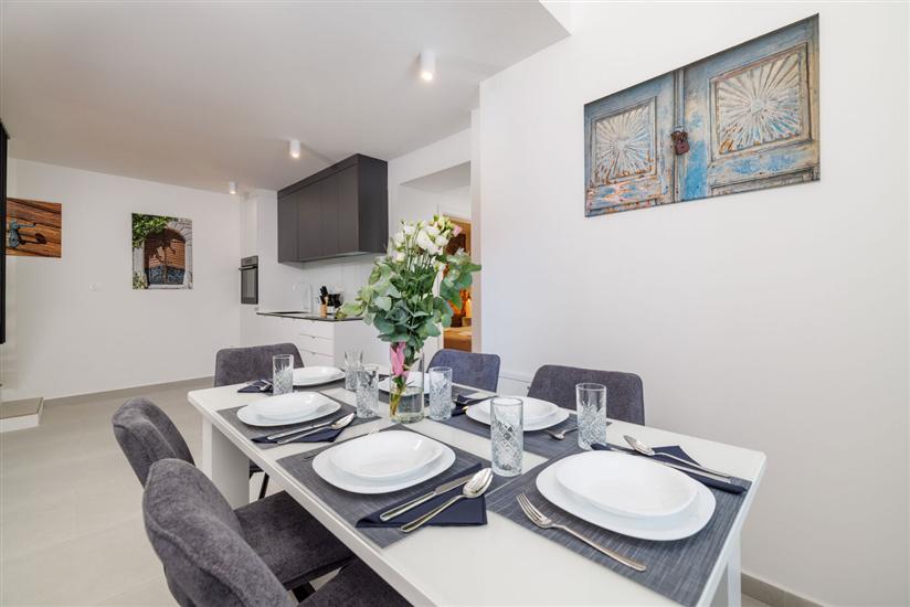 House K1, for 8 persons