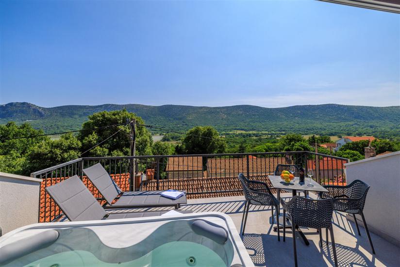 House K1, for 8 persons