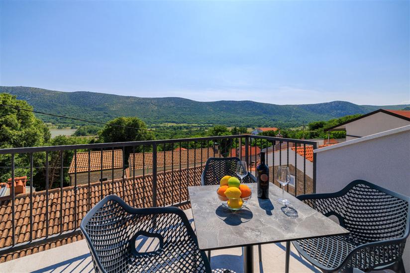 House K1, for 8 persons