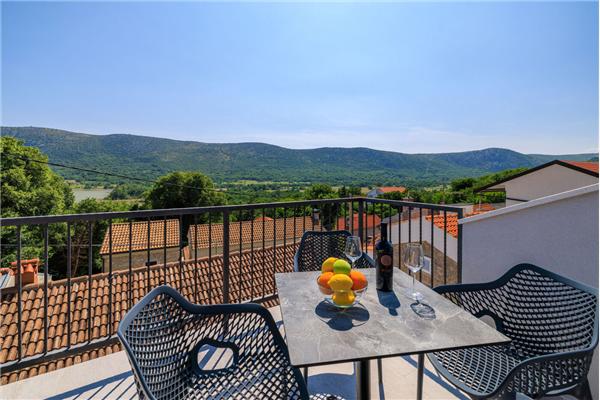 House K1, for 8 persons