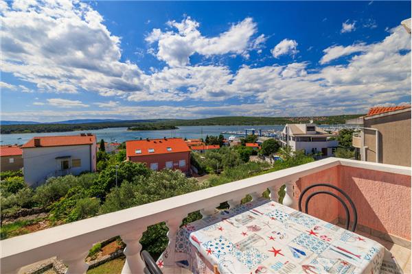 Apartment A2, for 6 persons