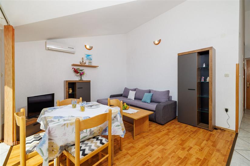 Apartment A2, for 6 persons