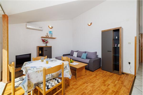 Apartment A2, for 6 persons