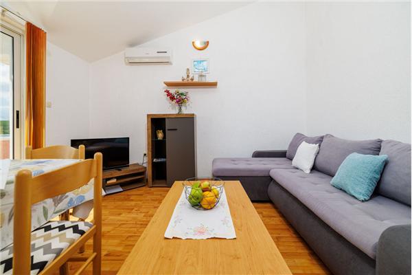 Apartment A2, for 6 persons