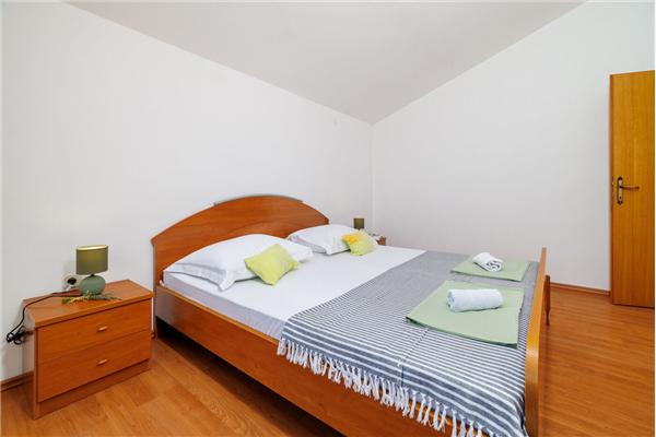 Apartment A2, for 6 persons