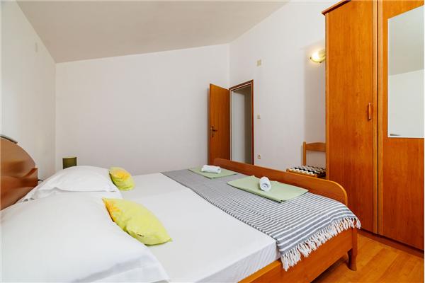 Apartment A2, for 6 persons