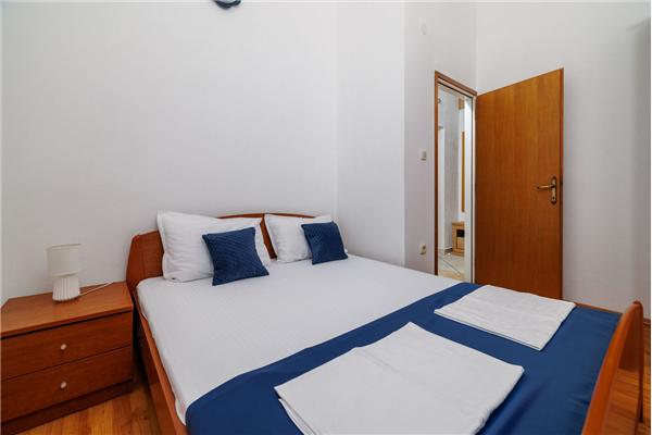 Apartment A2, for 6 persons