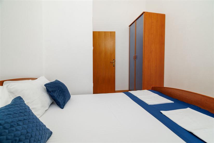 Apartment A2, for 6 persons