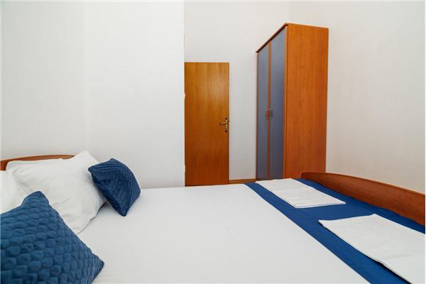 Apartment A2, for 6 persons