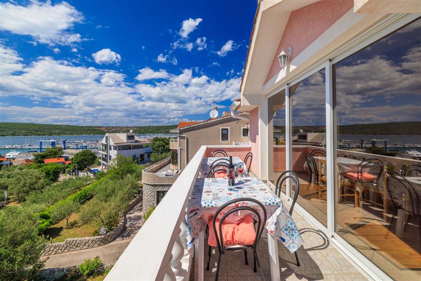 Apartment A2, for 6 persons