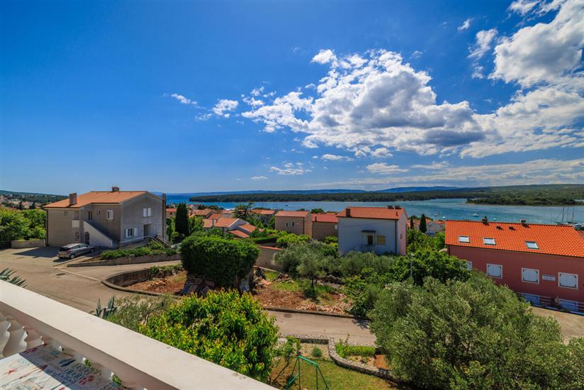 Apartment A2, for 6 persons