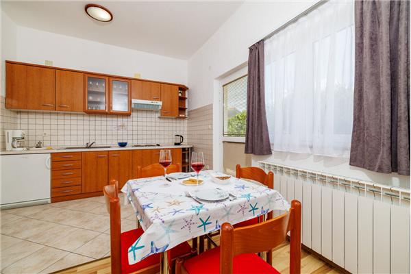 Apartment A4, for 6 persons