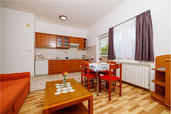 Apartment A4, for 6 persons