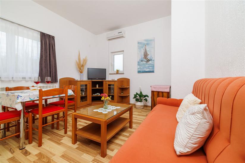 Apartment A4, for 6 persons