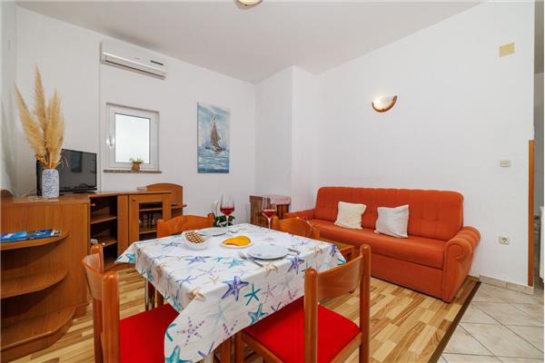 Apartment A4, for 6 persons