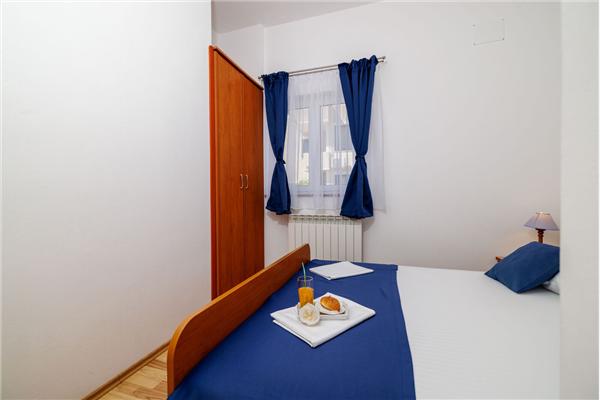 Apartment A4, for 6 persons