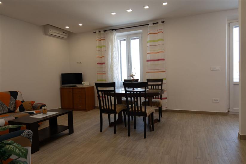 Apartment A1, for 5 persons