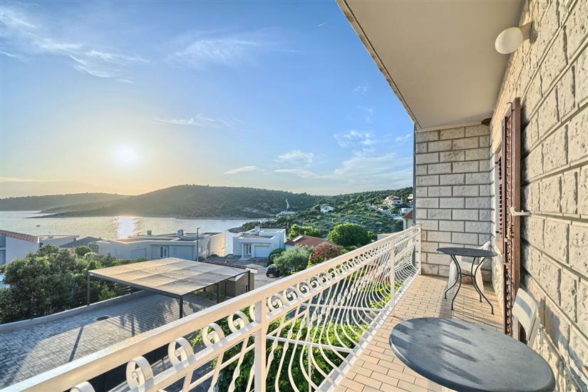 Apartment A1, for 6 persons