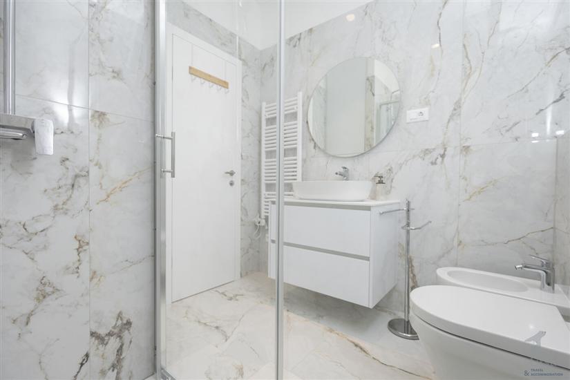 Apartment A1, for 5 persons