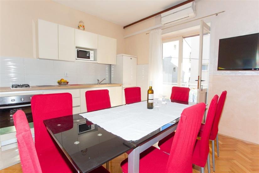 Apartment A1, for 8 persons