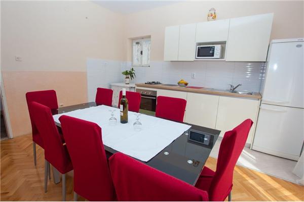 Apartment A1, for 8 persons