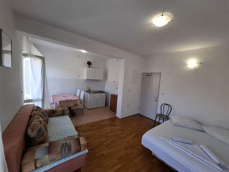 Apartment A4, for 3 persons