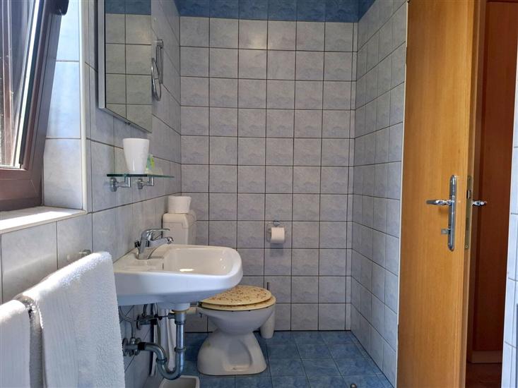 Room S1, for 2 persons