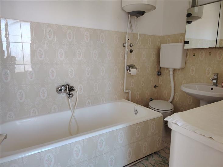 Apartment A3, for 5 persons