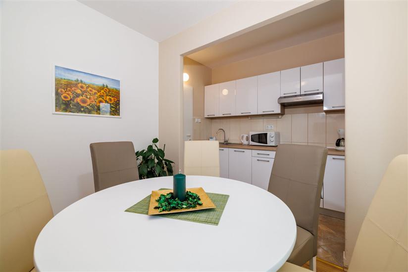 Apartment A1, for 6 persons